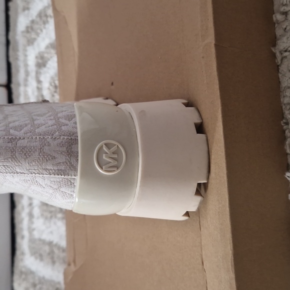 Michael kors boots - Picture 5 of 12